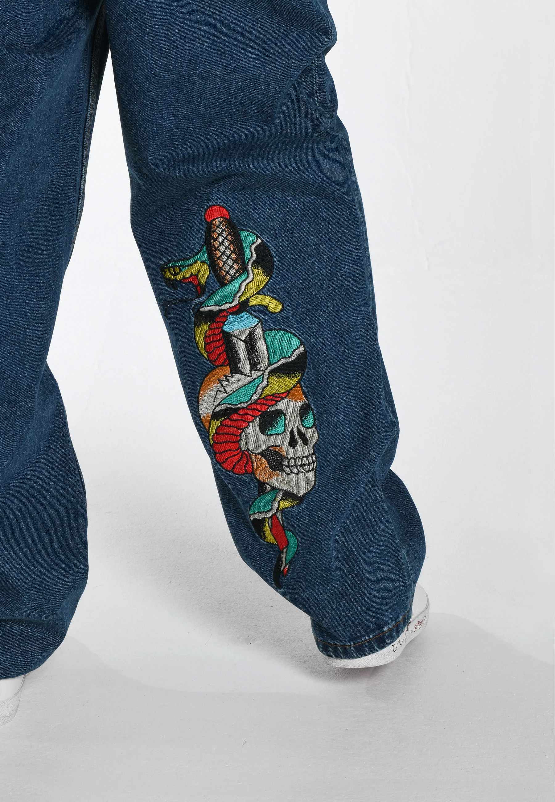 Mens Skull-Snake-Dagger Tattoo Graphic Denim Trousers Jeans - Indigo - Image 6